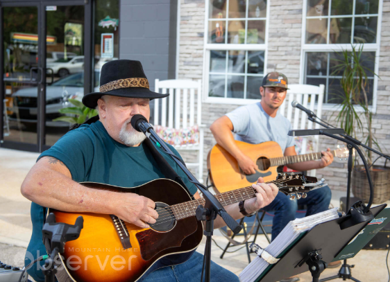 Cotter celebrates new entertainment district with block party and art walk